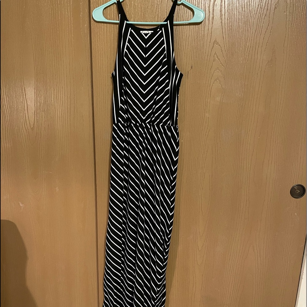 New XSmall Black/White Maxi Dress